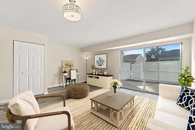 $2,700 | 107 St Charles Square, Sterling, VA 20164