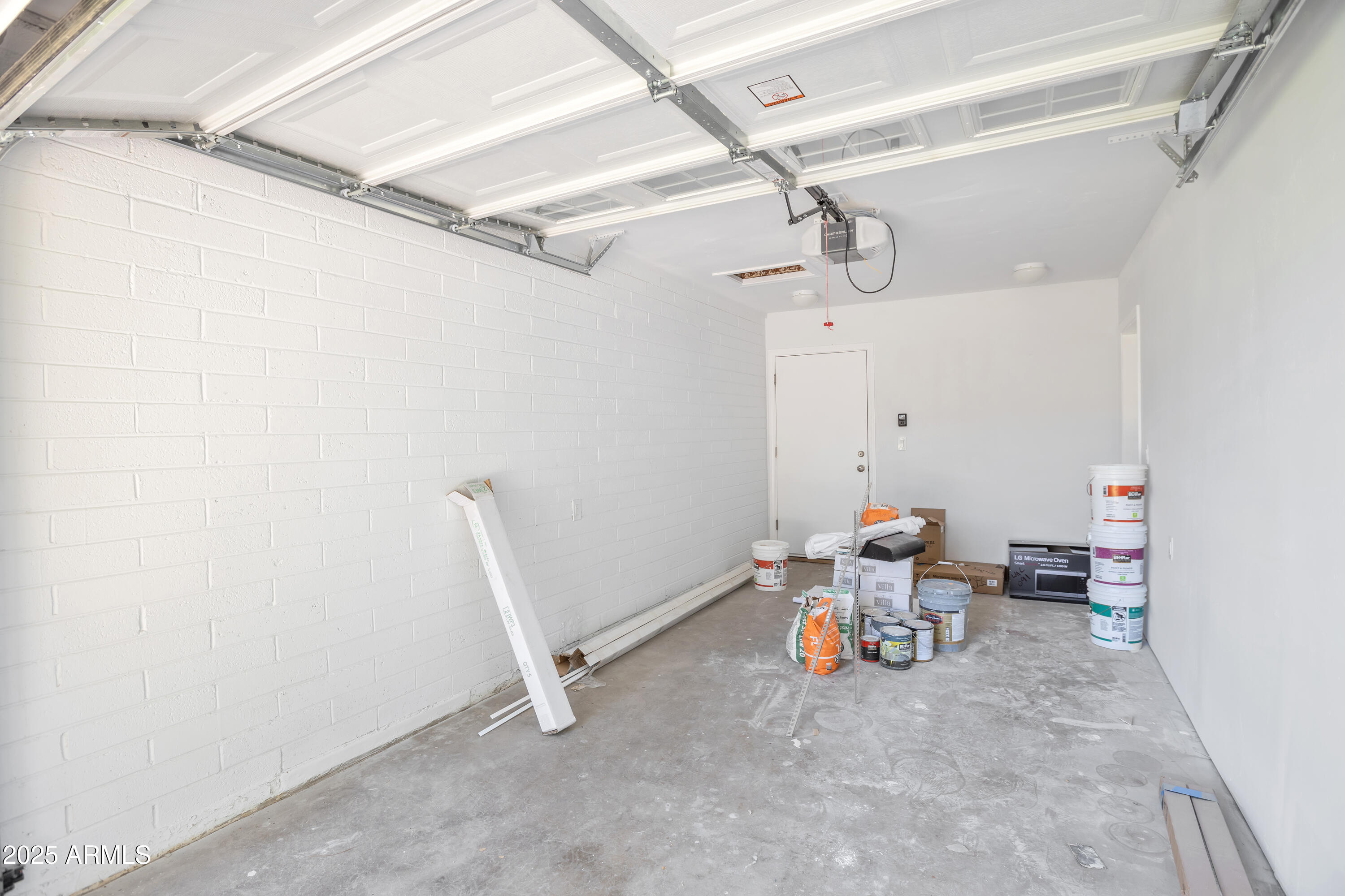 4825 East Piccadilly Road Phoenix, AZ 85018 - Photo 20 of 22 One car garage