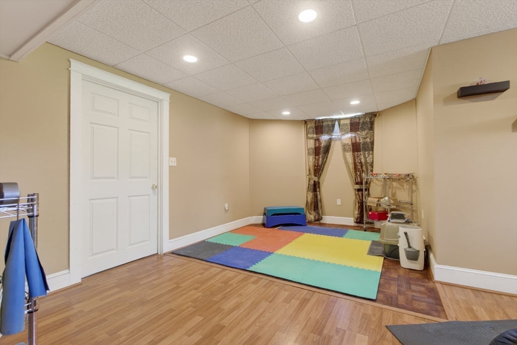 43 Hampshire Road Peabody, MA 01960 - Photo 32 of 41 Gallery Image 32