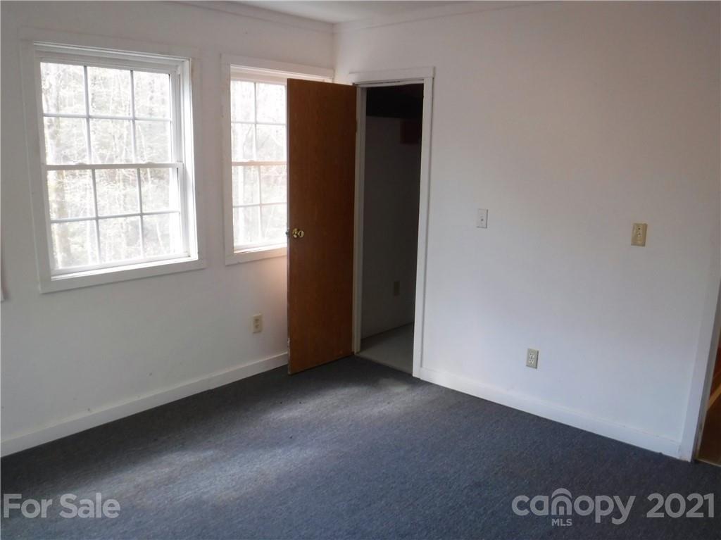 4221 Maple Creek Road Rutherfordton, NC 28139 - Photo 26 of 48 an empty room with a window
