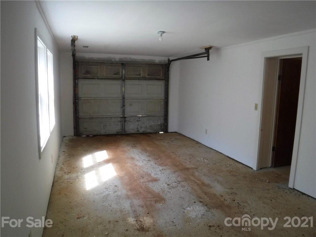 4221 Maple Creek Road Rutherfordton, NC 28139 - Photo 45 of 48 an empty room with windows