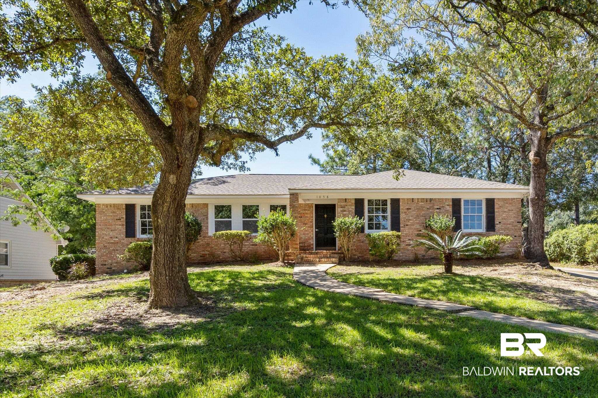 1058 Aberdeen Court North Mobile, AL 36609 - Photo 1 of 32