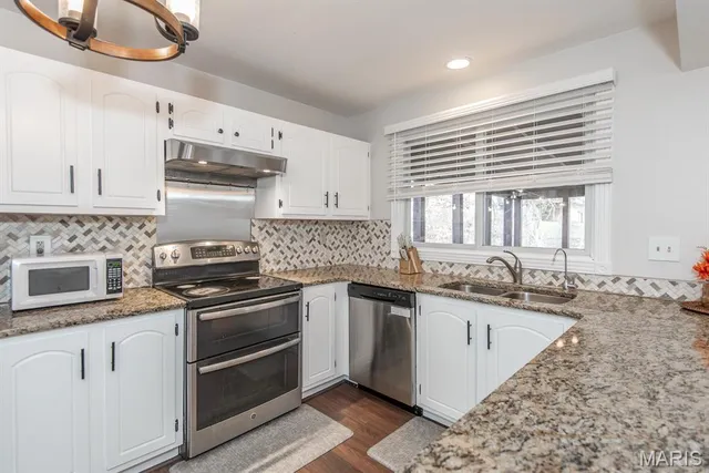 $399,900 | 3615 Falcon Ridge Court, St. Louis, MO 63129