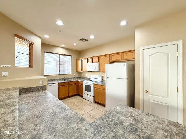 $1,899 | 1330 South Aaron, Unit 213, Mesa, AZ 85209