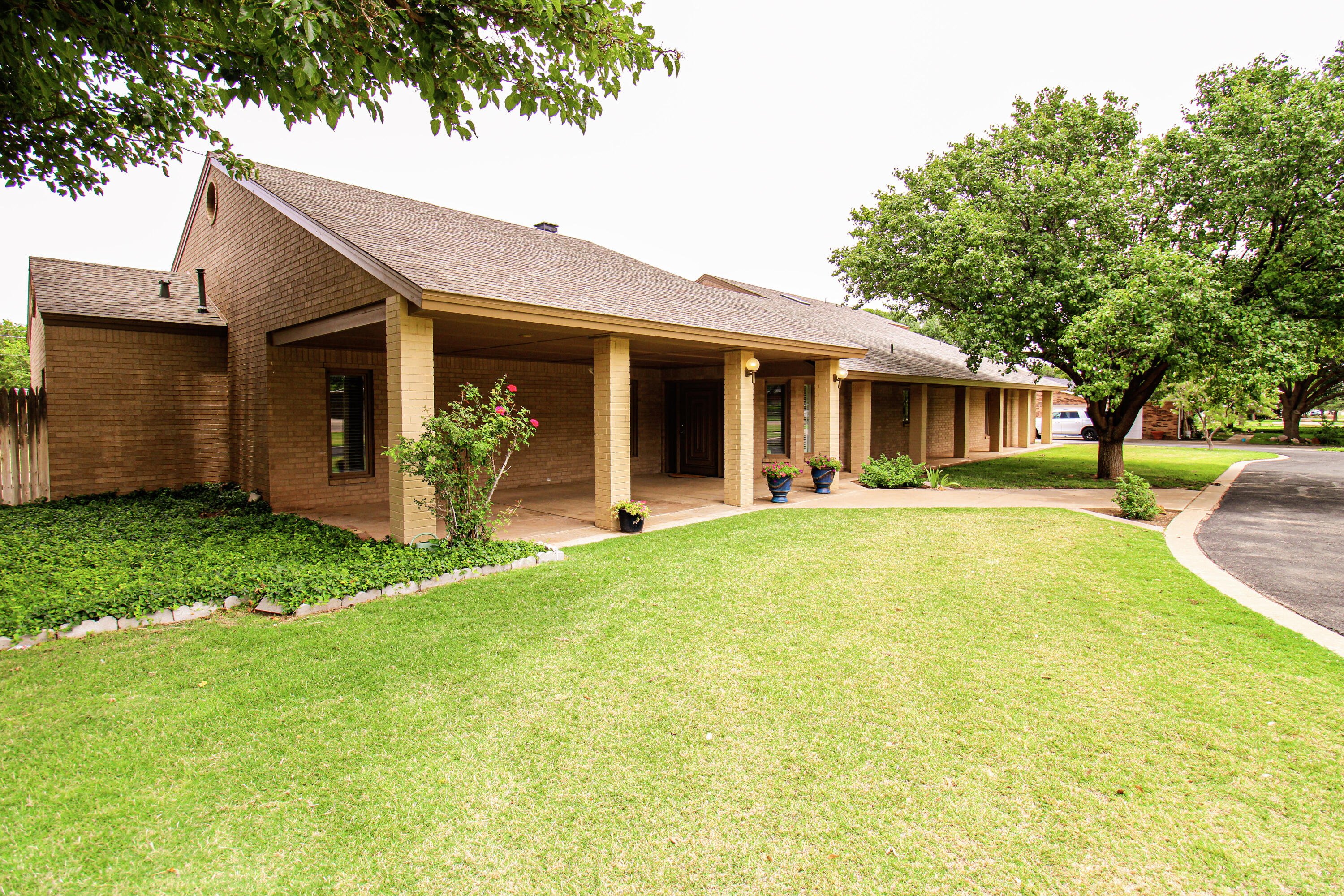 2606 Newcomb Street Lubbock, TX 79415 - Photo 2 of 51 2-IMG_0449