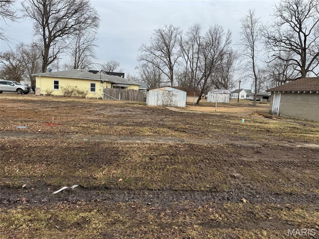 1000 North Walnut Street St. Elmo, IL 62458 - Photo 2 of 3