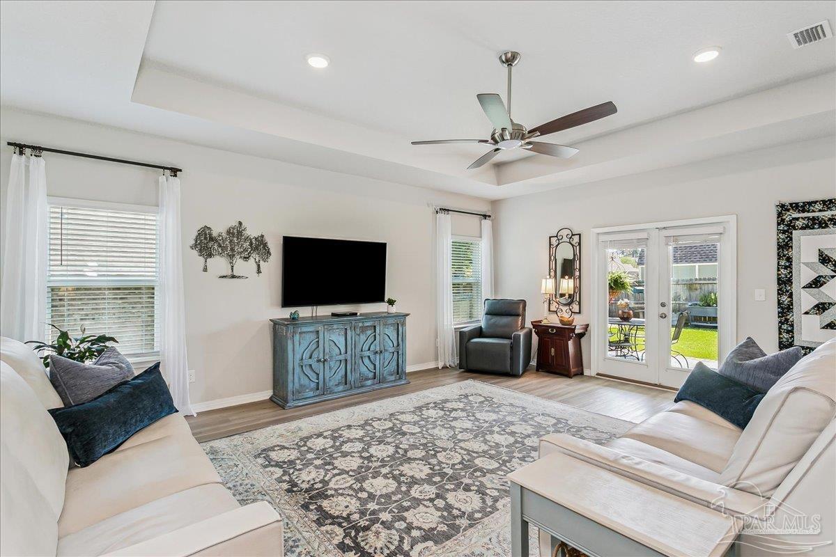 972 Jacobs Way Cantonment, FL 32533 - Photo 6 of 36