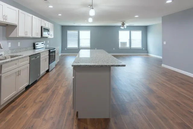 $1,800 | 360 Main Street, Unit 200, Dayton, TN 37321