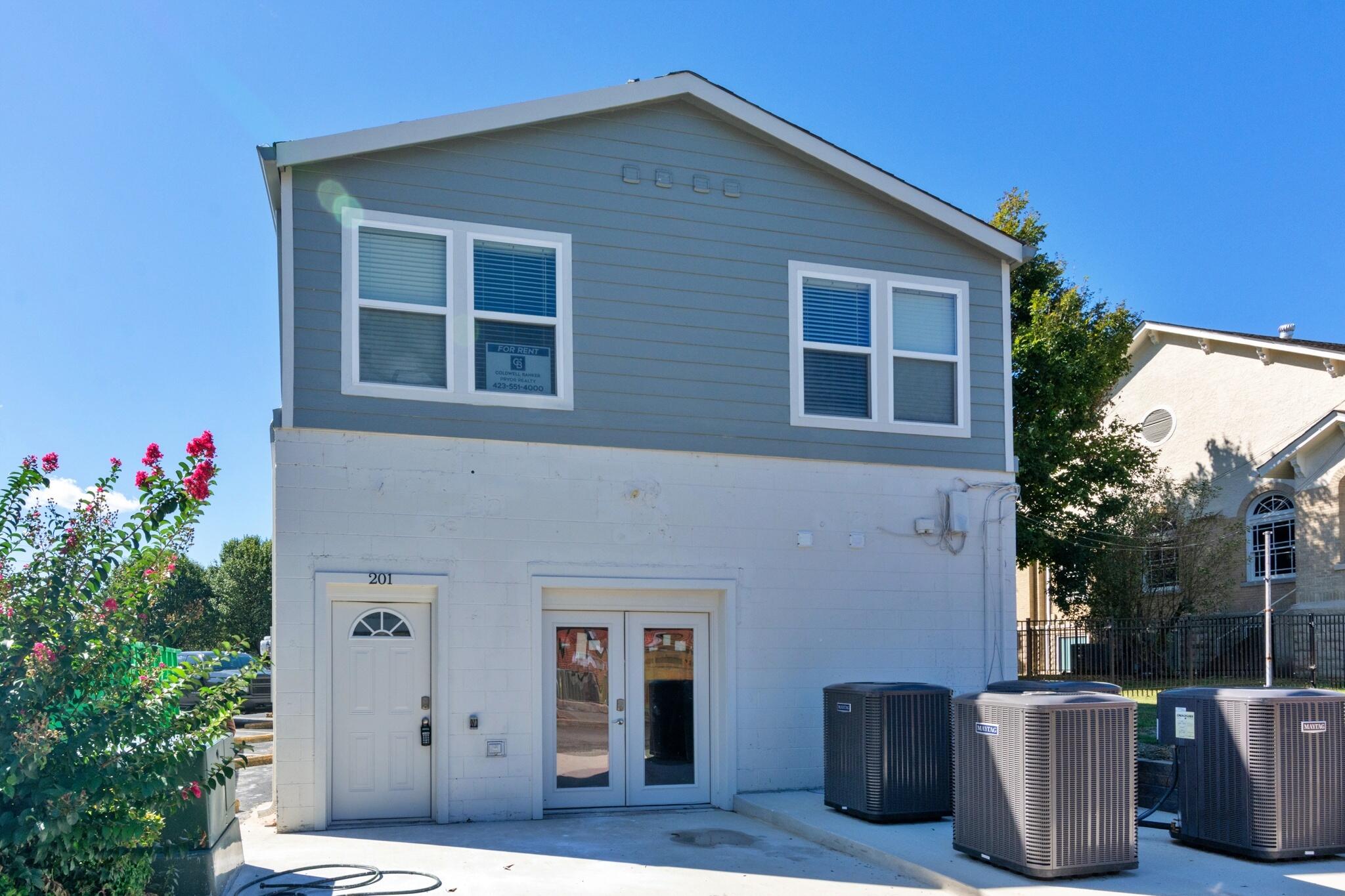 360 Main Street, Unit 200 Dayton, TN 37321 - Photo 3 of 25 360MainStApts2