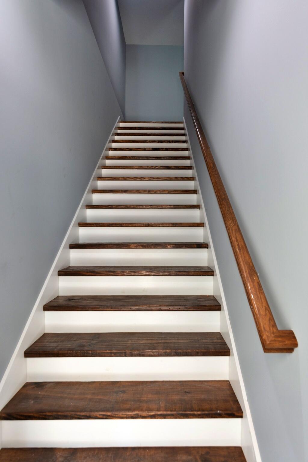 360 Main Street, Unit 200 Dayton, TN 37321 - Photo 4 of 25 360MainStApts3