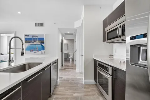 $550,000 | 550 Okeechobee Boulevard, Unit 1221, West Palm Beach, FL 33401