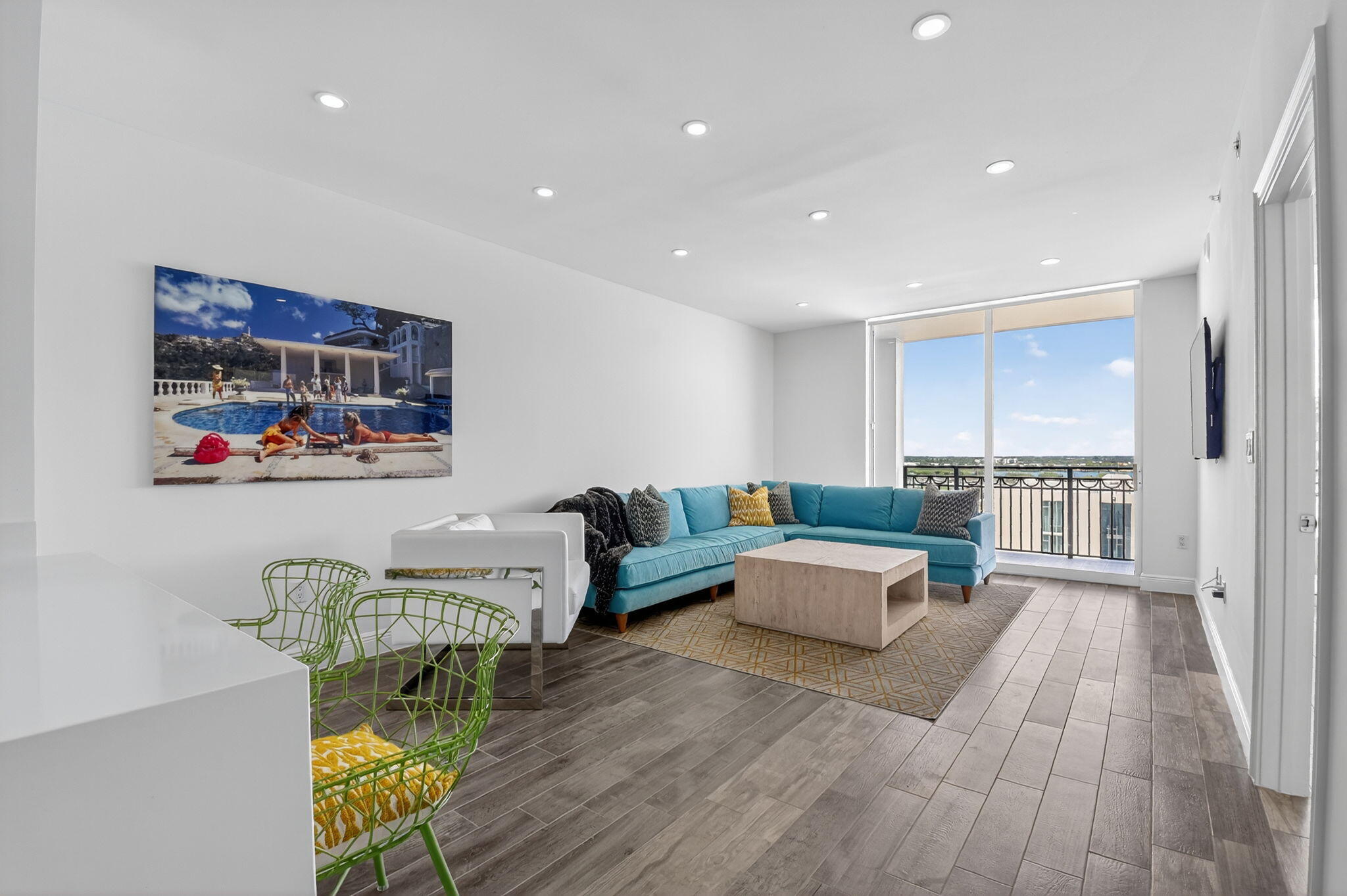 550 Okeechobee Boulevard, Unit 1221 West Palm Beach, FL 33401 - Photo 13 of 112 Living Room