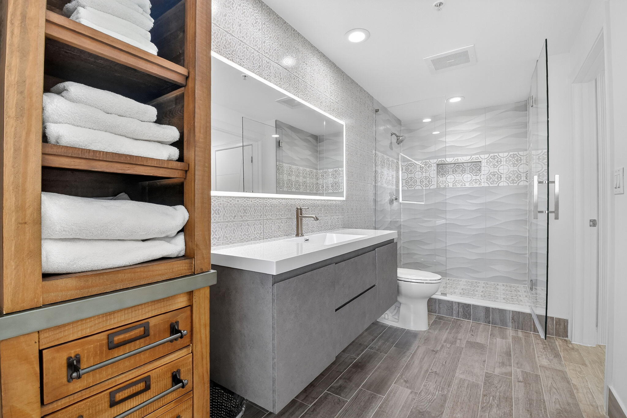 550 Okeechobee Boulevard, Unit 1221 West Palm Beach, FL 33401 - Photo 18 of 112 Bathroom Completely Updated