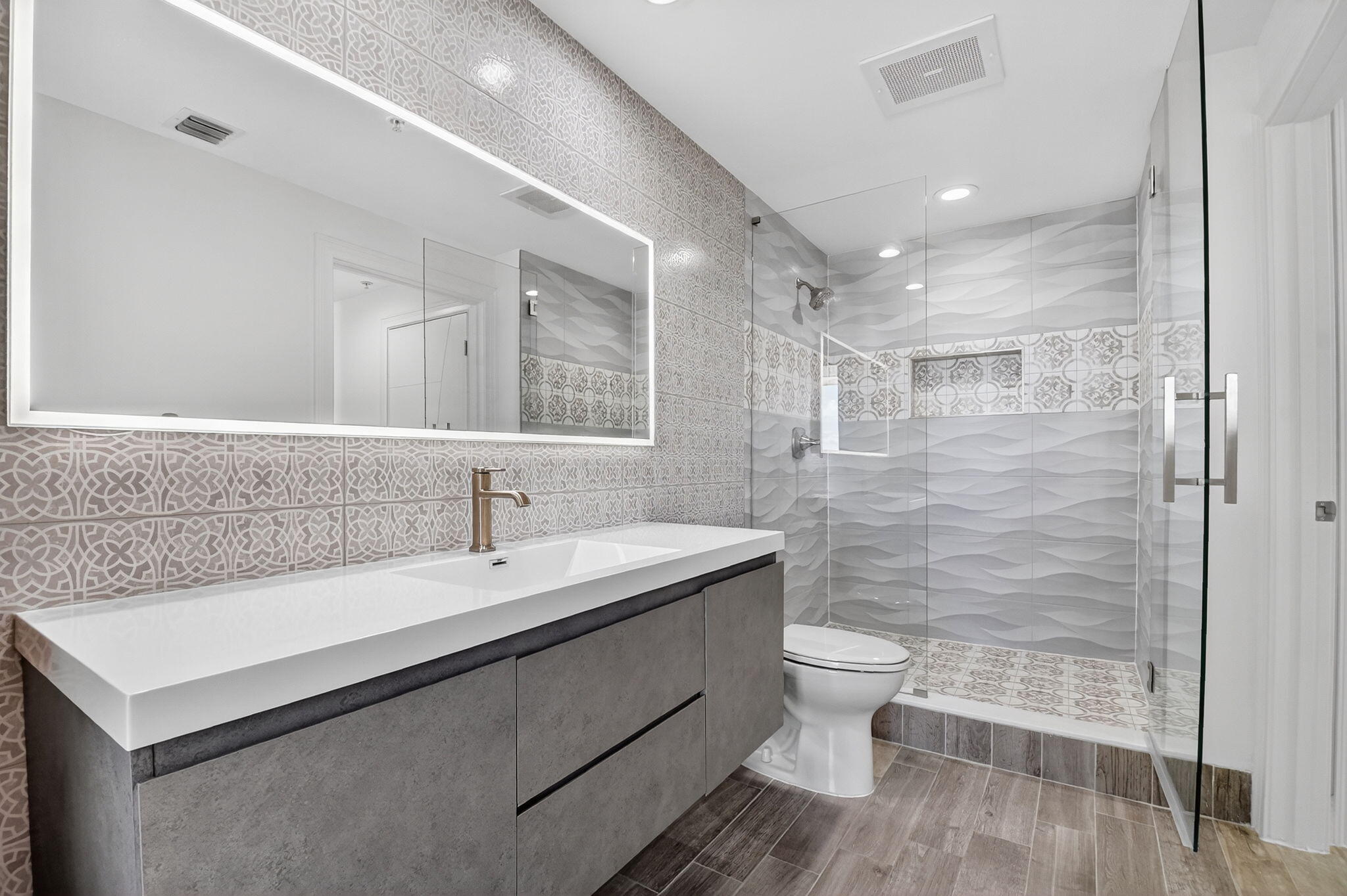 550 Okeechobee Boulevard, Unit 1221 West Palm Beach, FL 33401 - Photo 19 of 112 Stunning Bathroom Remodel