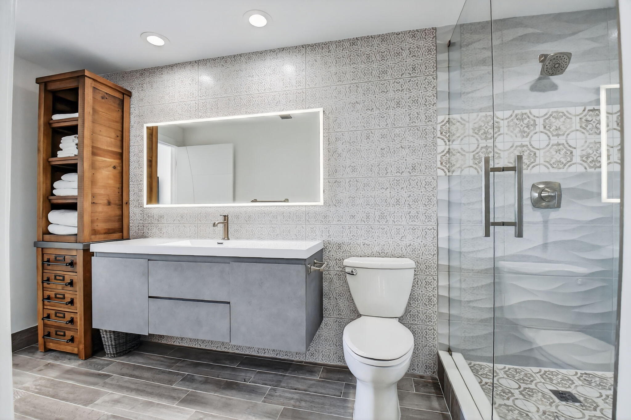 550 Okeechobee Boulevard, Unit 1221 West Palm Beach, FL 33401 - Photo 21 of 112 Updated Bathroom