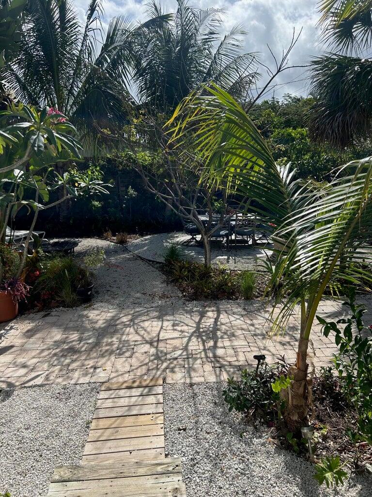 820 30th Street West Palm Beach, FL 33407 - Photo 32 of 40 a view of a backyard