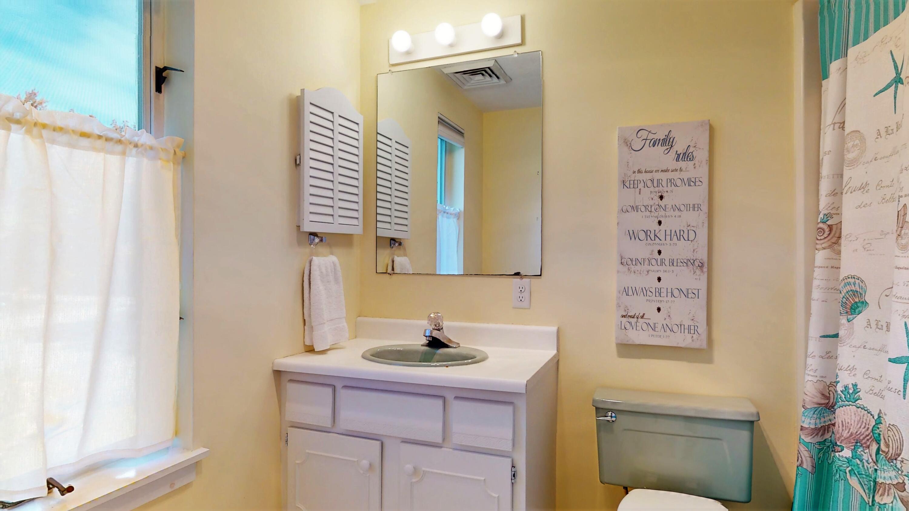 2 Cammock Road, Unit 2 Scarborough, ME 04074 - Photo 30 of 42 Second Floor full bath