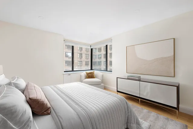 $1,599,000 | 30 West 61st Street, Unit 10C | Upper West Side
