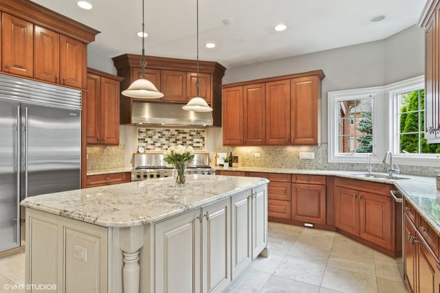 $1,270,000 | 22317 North Greenmeadow Drive, Kildeer, IL 60047