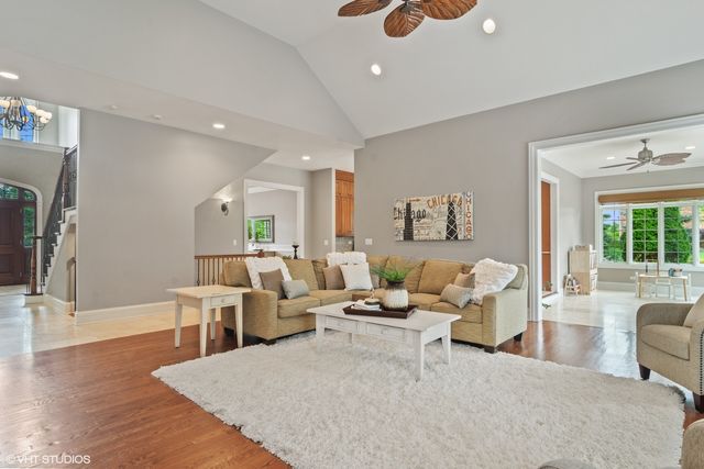 $1,270,000 | 22317 North Greenmeadow Drive, Kildeer, IL 60047