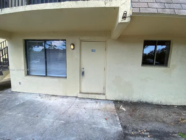 $1,600 | 1045 South Flagler Avenue, Unit 711, Pompano Beach, FL 33060