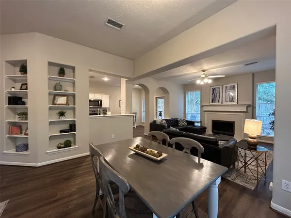 $3,200 | 132 Piper Trail, The Woodlands, TX 77381