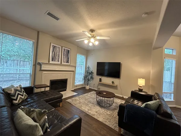 $3,200 | 132 Piper Trail, The Woodlands, TX 77381