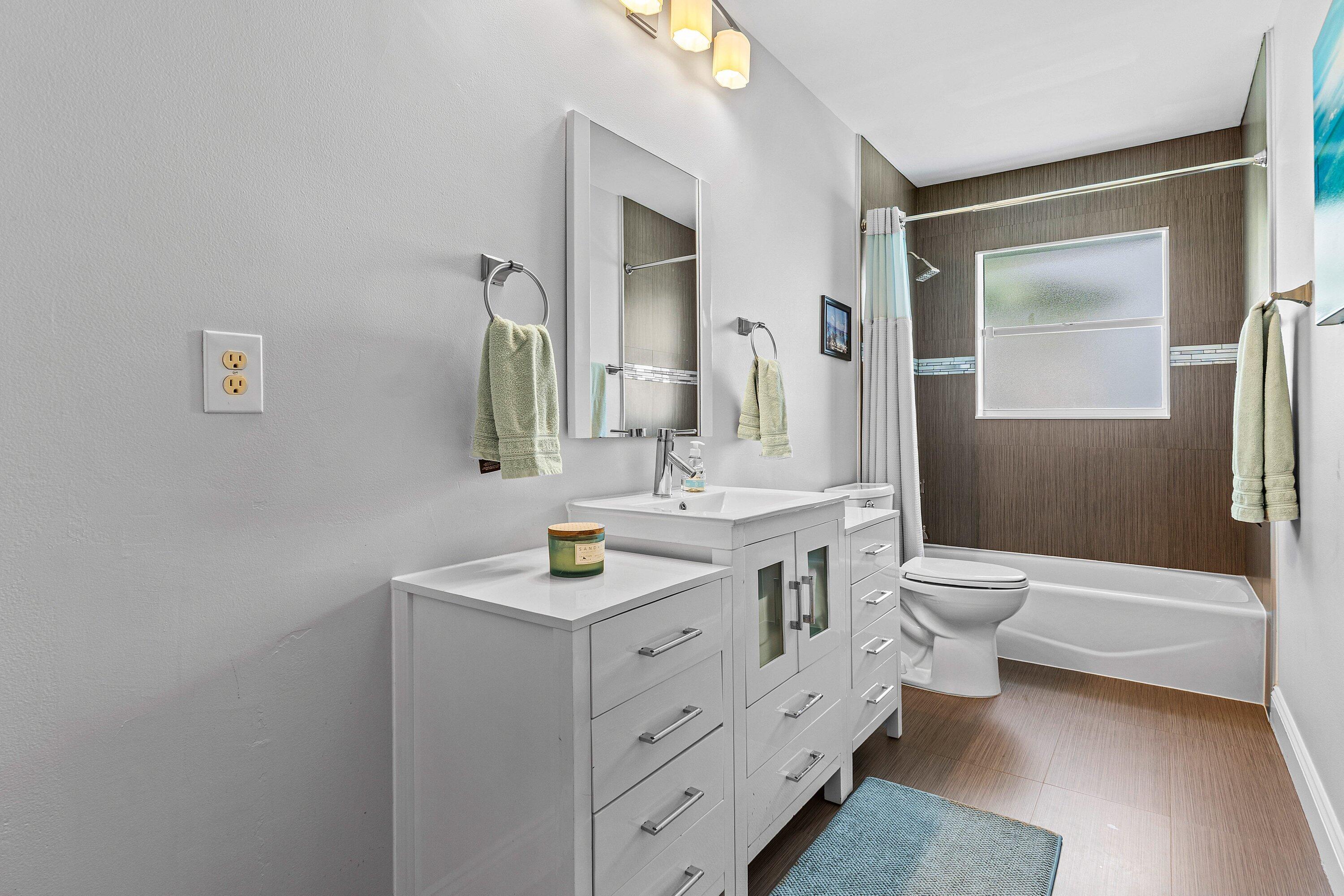 10767 Tea Olive Lane Boca Raton, FL 33498 - Photo 23 of 34 Bathroom 2