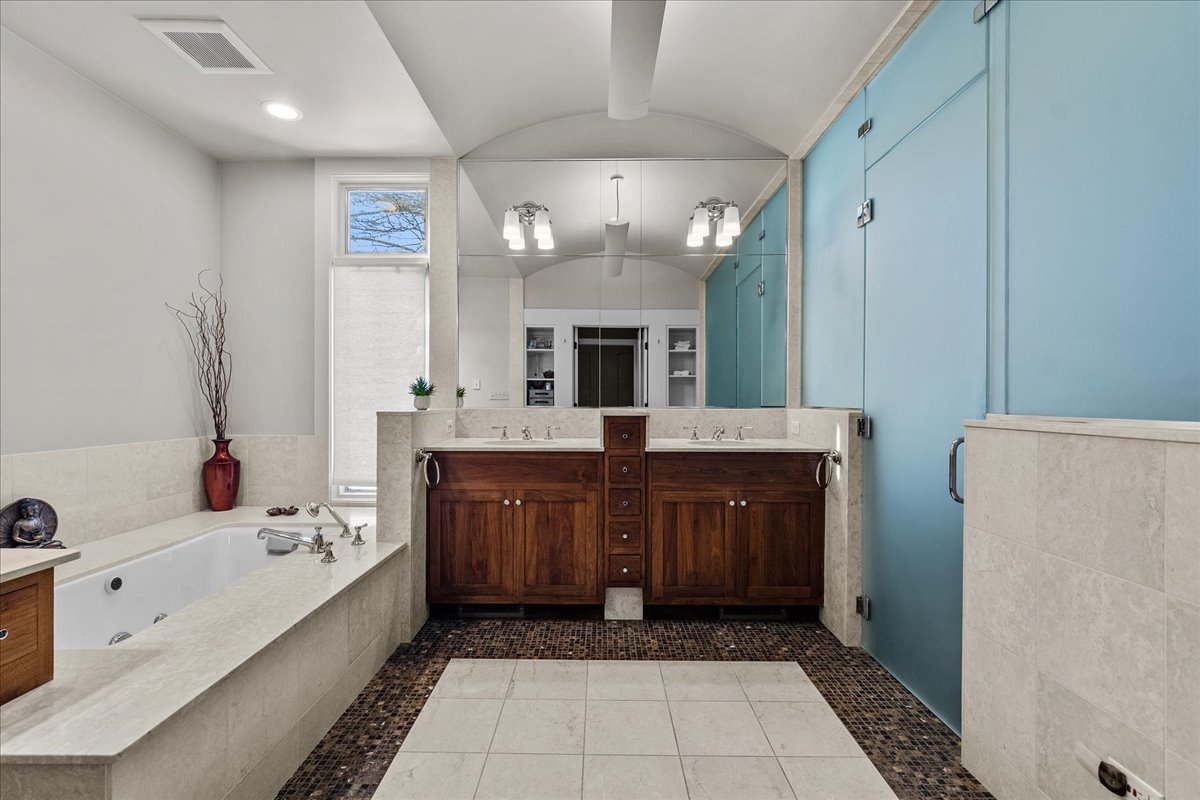 1111 Ashley Road Lake Forest, IL 60045 - Photo 20 of 38