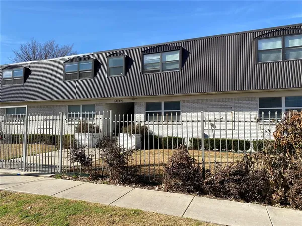 $925 | 4927 San Jacinto Street, Unit 114, Dallas, TX 75206