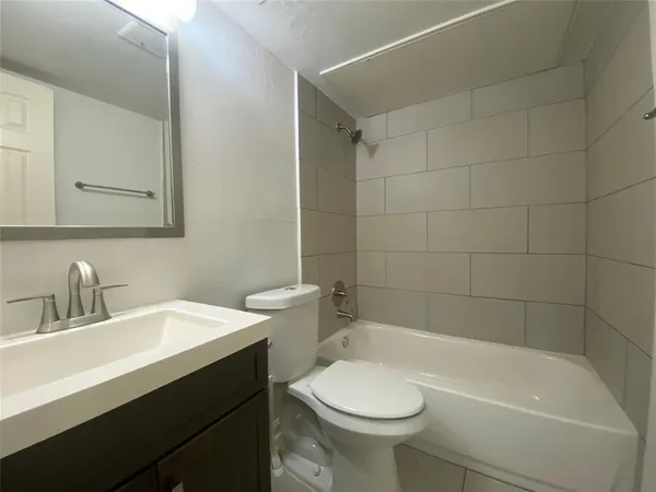$925 | 4927 San Jacinto Street, Unit 114, Dallas, TX 75206