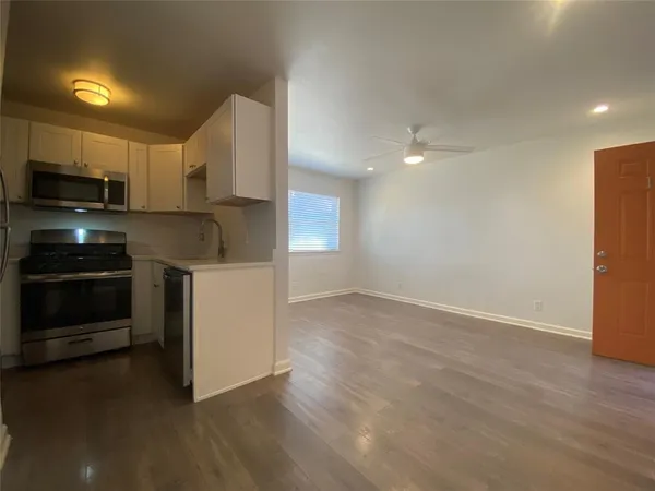 $925 | 4927 San Jacinto Street, Unit 114, Dallas, TX 75206