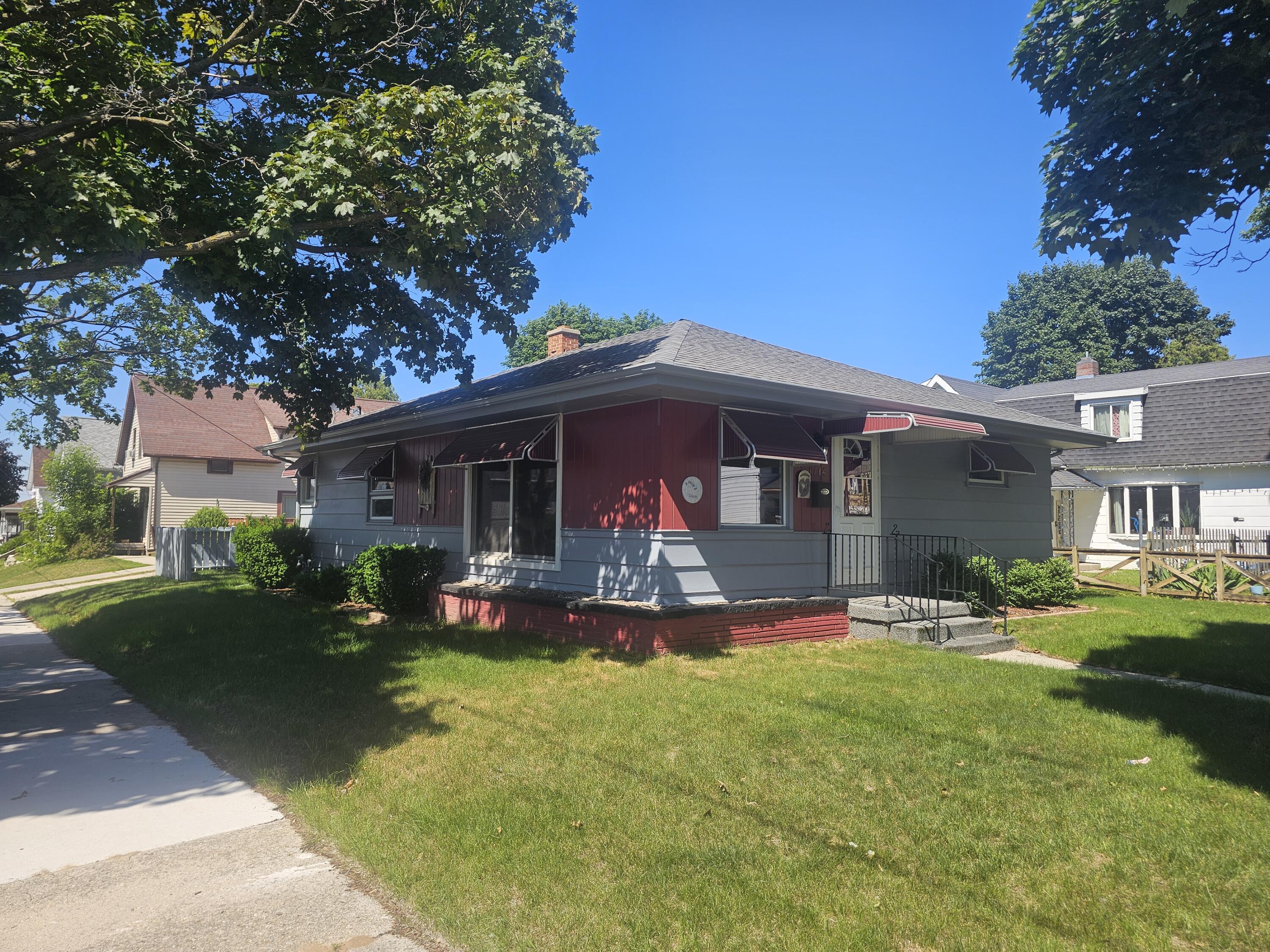 1714 Madison Street Manitowoc, WI 54220 - Photo 17 of 24 20260623_152657