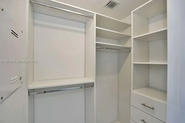 $5,900 | 1010 Brickell Avenue, Unit 3506, Miami, FL 33131