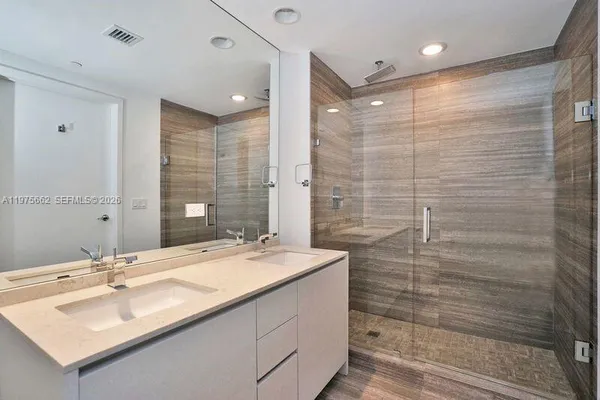 $5,900 | 1010 Brickell Avenue, Unit 3506, Miami, FL 33131