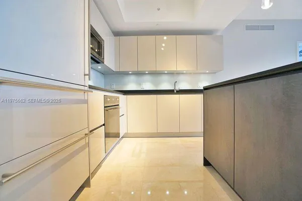 $5,900 | 1010 Brickell Avenue, Unit 3506, Miami, FL 33131