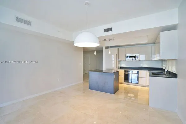 $5,900 | 1010 Brickell Avenue, Unit 3506, Miami, FL 33131