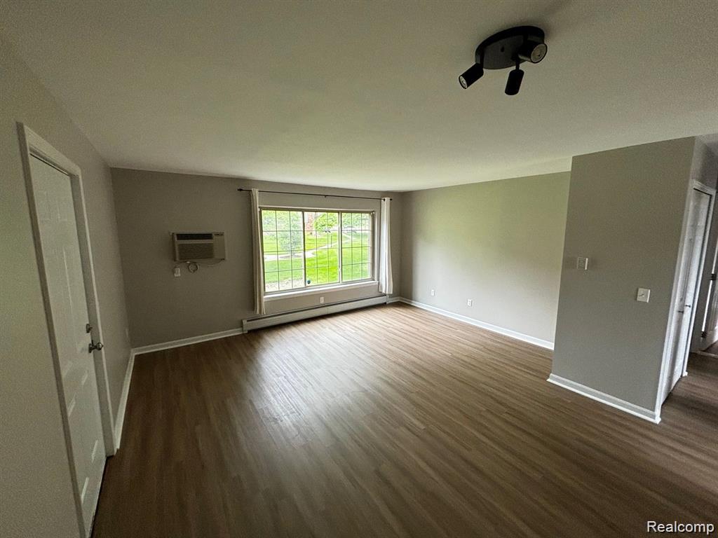 454 Romeo Road Rochester, MI 48307 - Photo 4 of 23