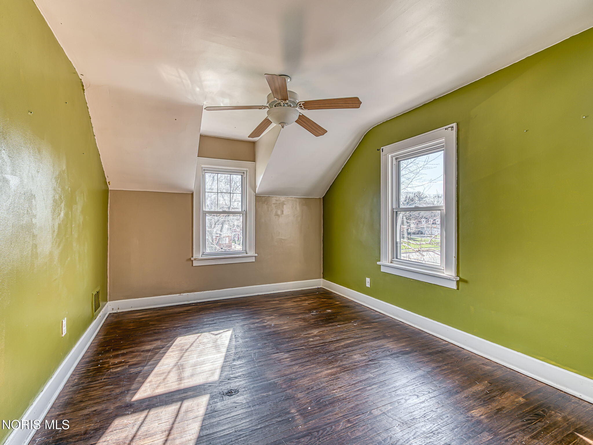 5265 Douglas Road Toledo, OH 43613 - Photo 21 of 36 22-web-or-mls-5265 Douglas-173_20