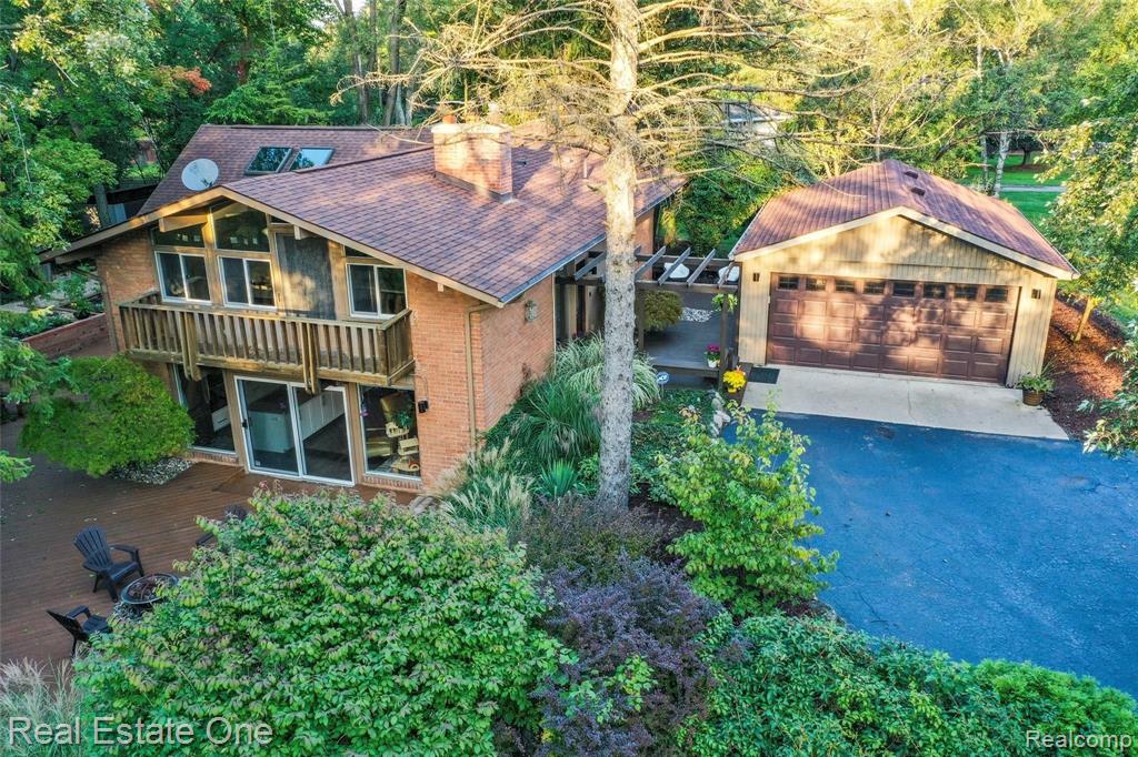 29630 Sugar Spring Road Farmington Hills, MI 48334 - Photo 1 of 55