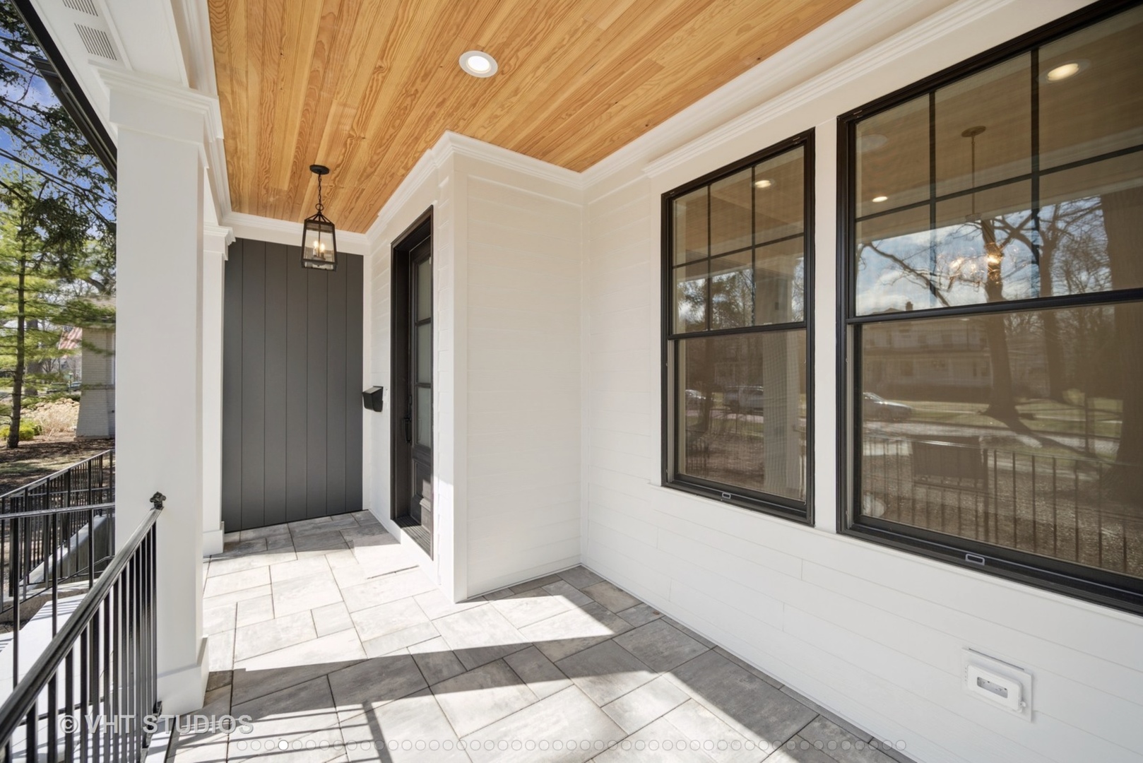 626 Gregory Avenue Wilmette, IL 60091 - Photo 2 of 30