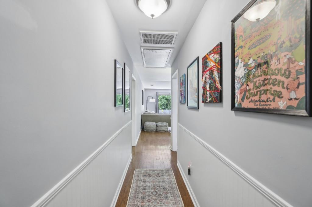 5400 Roswell Road, Unit H5 Atlanta, GA 30342 - Photo 10 of 26 a bathroom with a bathtub and a shower
