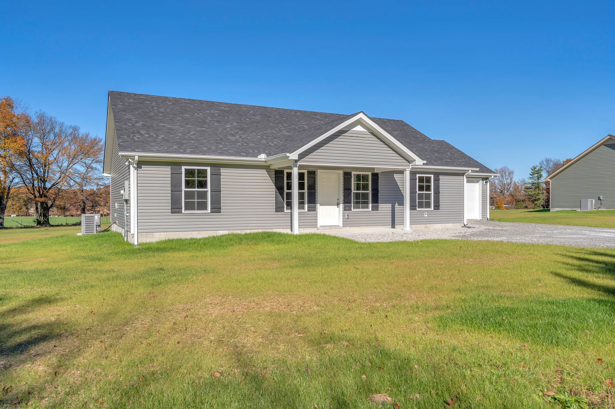 543 Paynes Church Road Winchester, TN 37398 - Photo 4 of 36 a front view of a house with garden