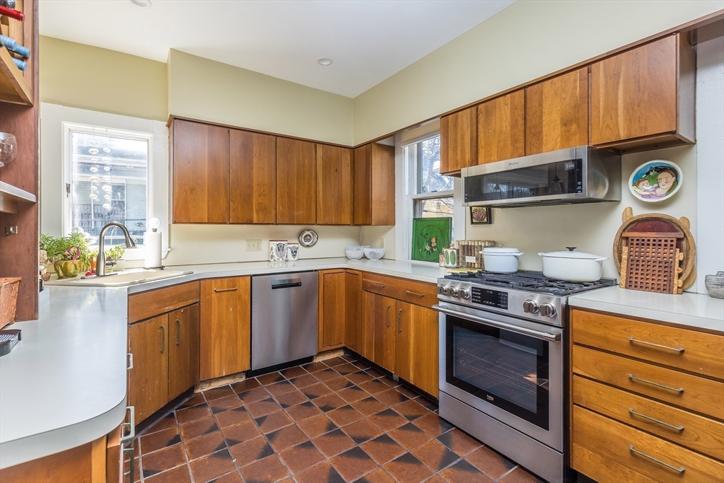 37 Osborne Road Brookline, MA 02446 - Photo 7 of 16