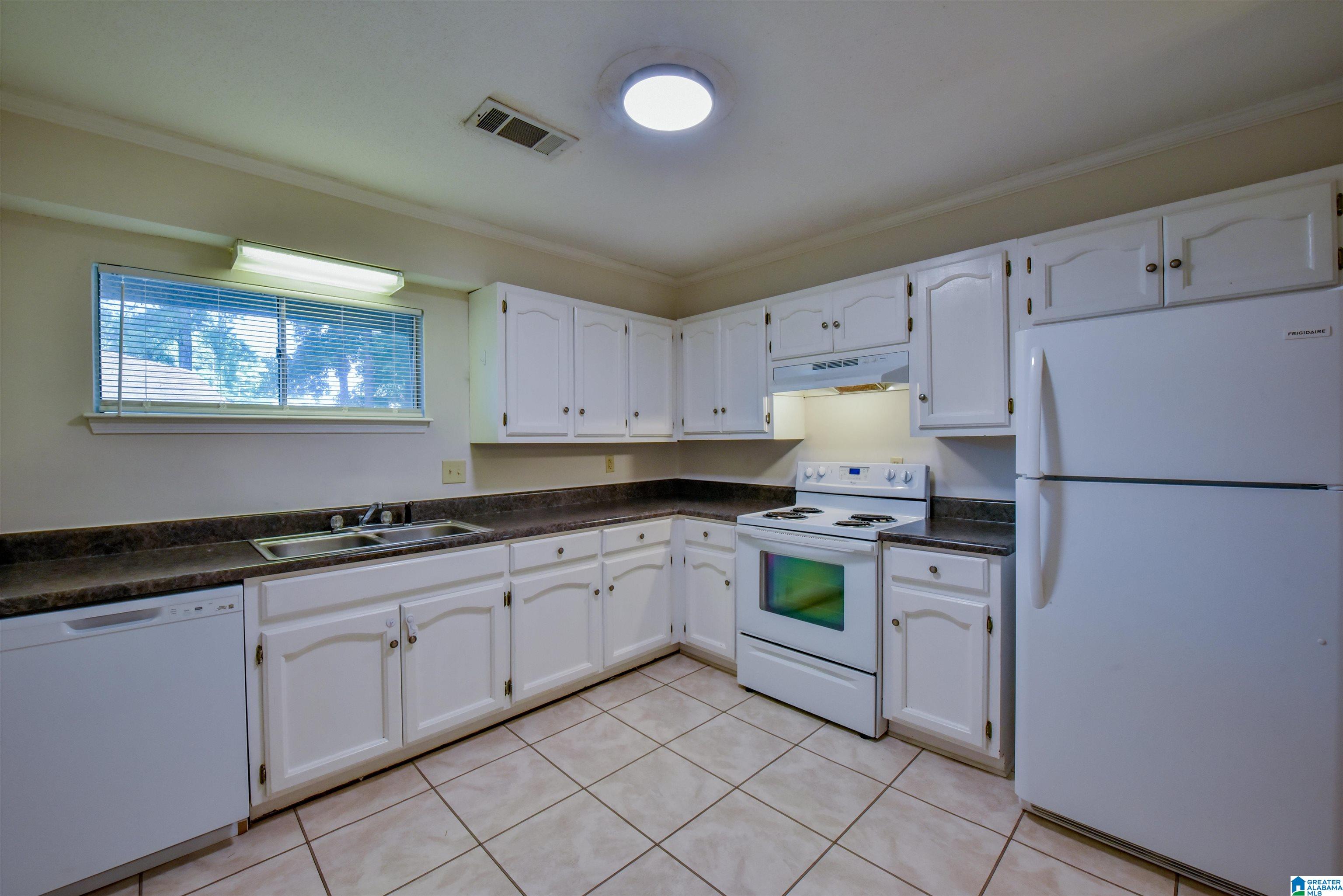 3914 Watermelon Road, Unit B35 Northport, AL 35473 - Photo 15 of 23 Gallery Image 15