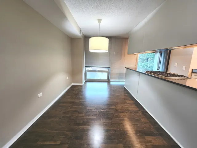 $3,200 | 9655 Woods Drive, Unit 512, Skokie, IL 60077