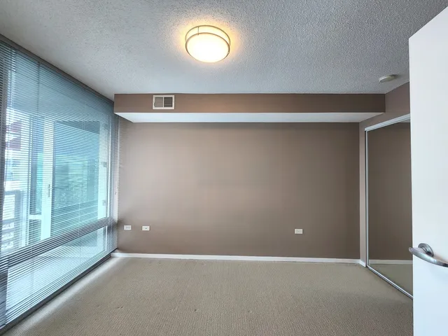 $3,200 | 9655 Woods Drive, Unit 512, Skokie, IL 60077