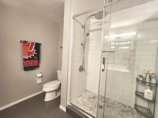 $3,200 | 9655 Woods Drive, Unit 512, Skokie, IL 60077