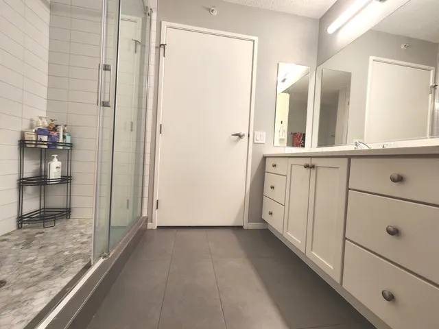 $3,200 | 9655 Woods Drive, Unit 512, Skokie, IL 60077