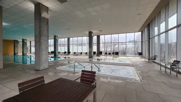 $3,200 | 9655 Woods Drive, Unit 512, Skokie, IL 60077